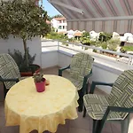 With A Parking Space Novigrad - 6936 דירה