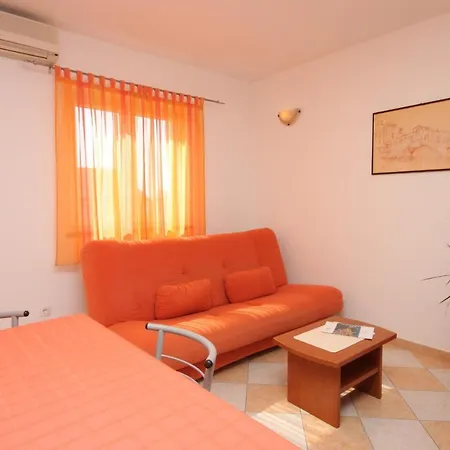 With A Parking Space Novigrad - 6936 Apartment