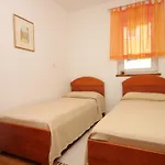 With A Parking Space Novigrad - 6936 شقة