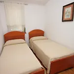 With A Parking Space Novigrad - 6936 شقة *