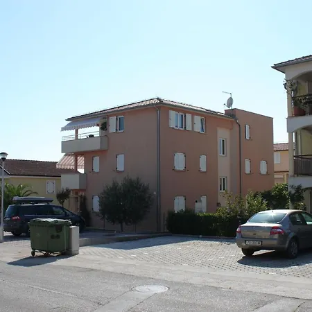 With A Parking Space Novigrad - 6936