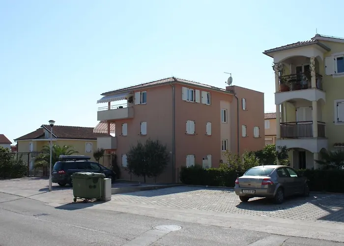 With A Parking Space Novigrad - 6936