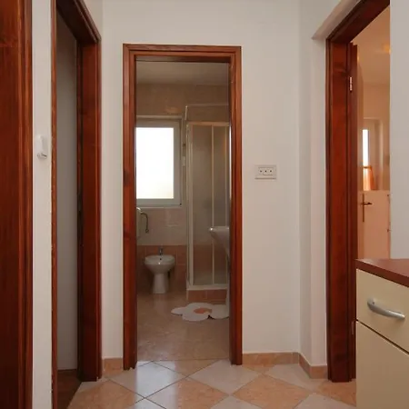 Appartement With A Parking Space Novigrad - 6936