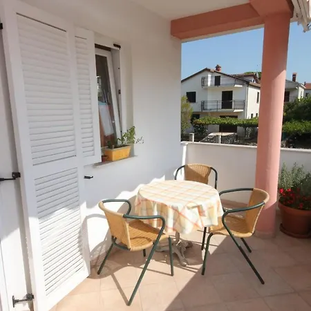 Appartement With A Parking Space Novigrad - 6936