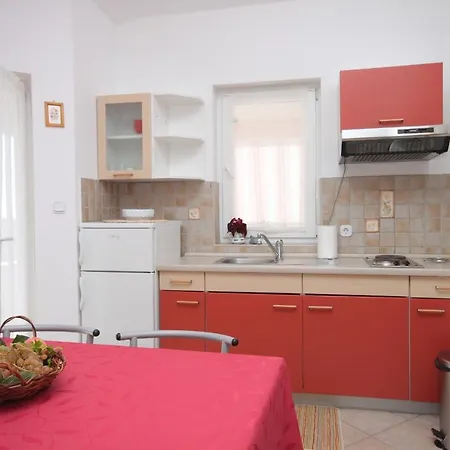 With A Parking Space Novigrad - 6936 Appartement