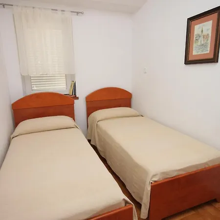 With A Parking Space Novigrad - 6936 Appartement *